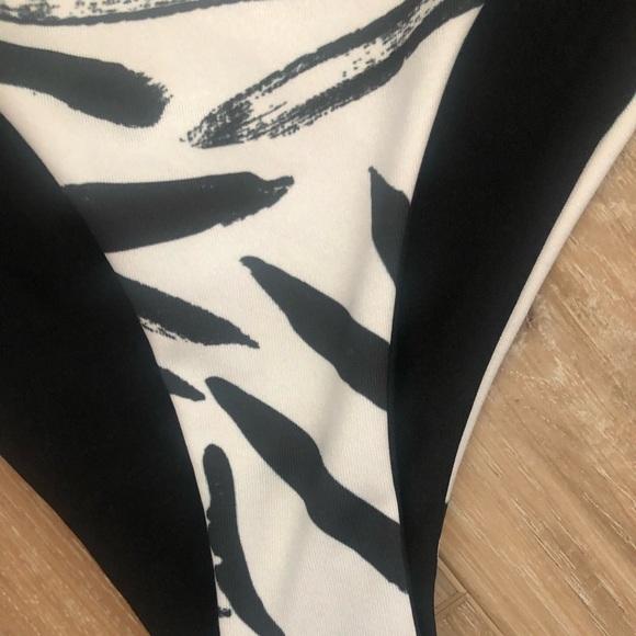 LSea Zebra Print Cheeky Bikini Bottom M NWT - Picture 4 of 6